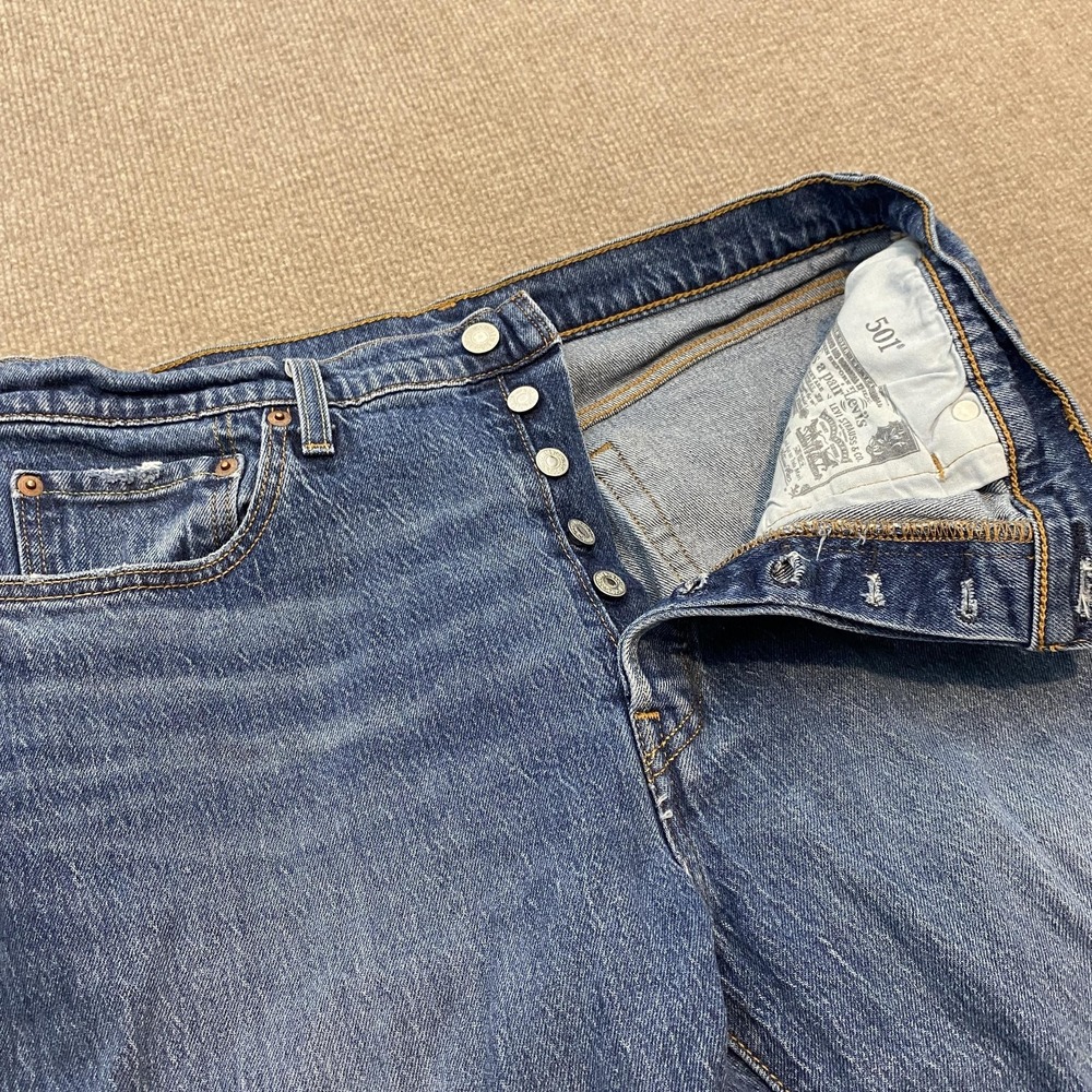 Levis 501 Jeans Womens 32x30 Blue Medium Wash Straight Stretch Denim Button Fly